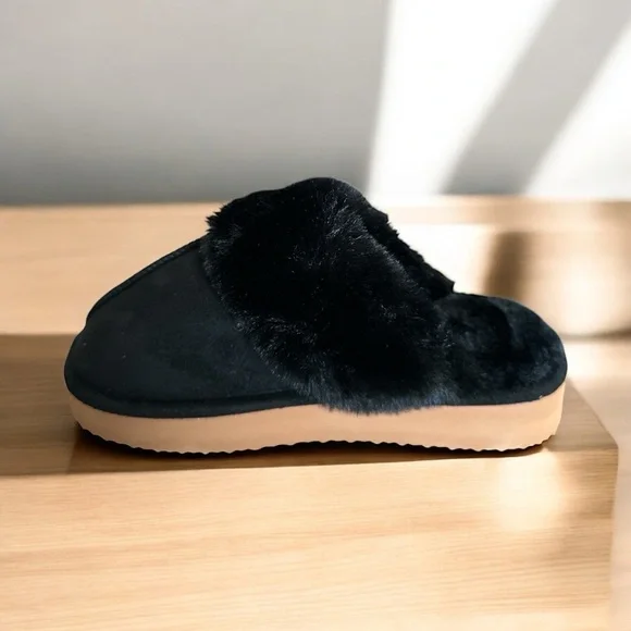 Women’s Black Faux Fur Slippers | Size 7.5–8 | New Cozy Indoor Shoes - Picture 3 of 6